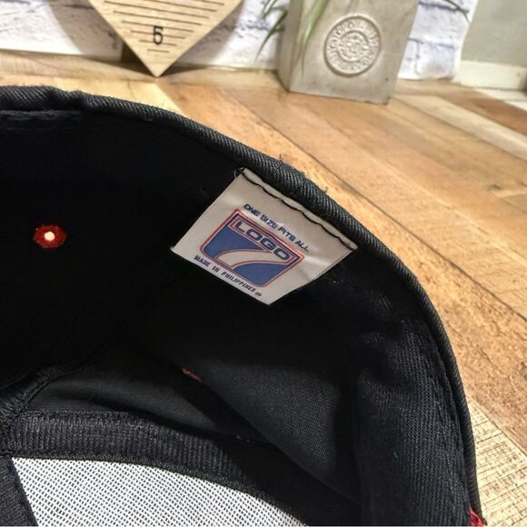 RARE - Vintage - Logo 7 - Chicago Bulls- Black & Red Snapback Hat With Flaw - Picture 5 of 11